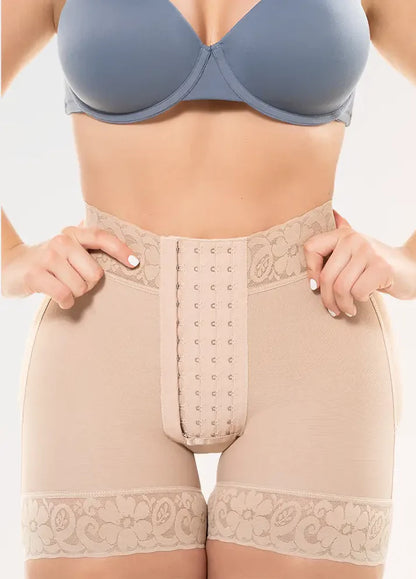 Salome Short Shapewear 613: Invisible, Enhances Buttocks and Hips