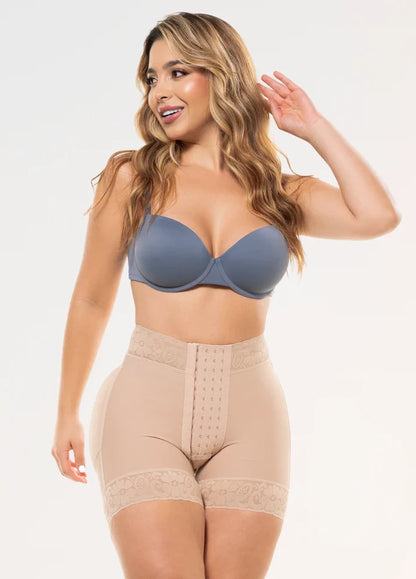 Salome Short Shapewear 613: Invisible, Enhances Buttocks and Hips
